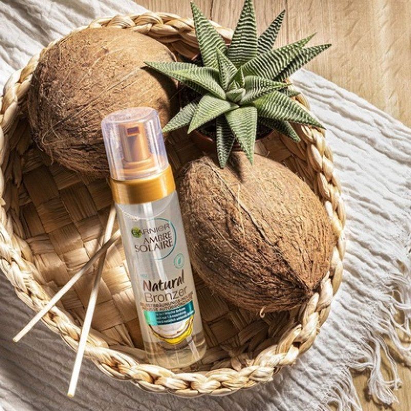 Garnier Self-Tanning Mousse Nourishing Self-Tanning for a Natural and Stain-Free Tan Ambre Solaire Natural Bronzer 200ml
