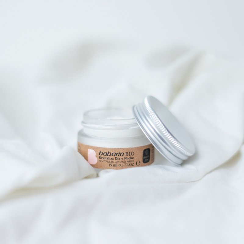 Babaria Bio revitalises day and night eye contour cream Eye cream Women All ages 15 ml Melissa