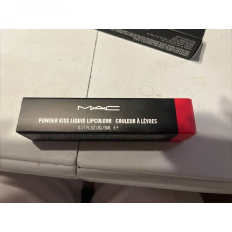 MAC Powder Kiss Liquid Lipcolour Shade 984 Billion $ Smile 5ml 0.17oz - New In Box