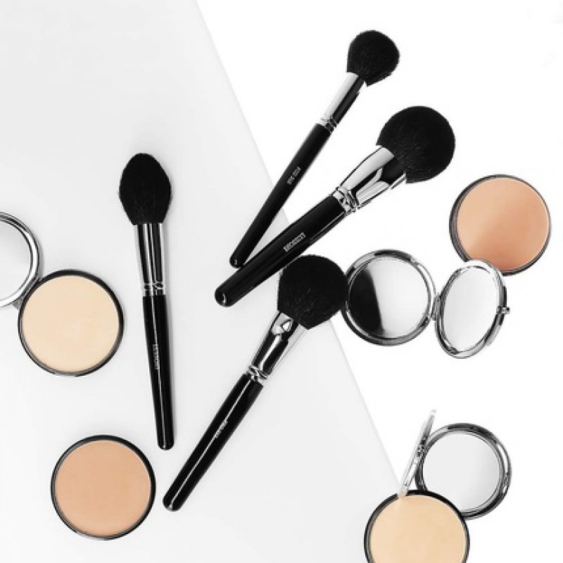 T4B Lussoni Pro 212 Professional Medium Powder Makeup Brush with Mixed Bristles - Designed for Professional Use