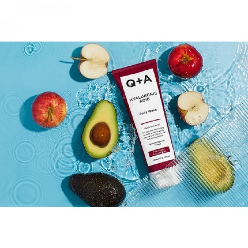 Q A Hyaluronic Acid Body Wash for Nourishing Body Care with Giant Kelp Extract and Saccharide Isomerate 250ml