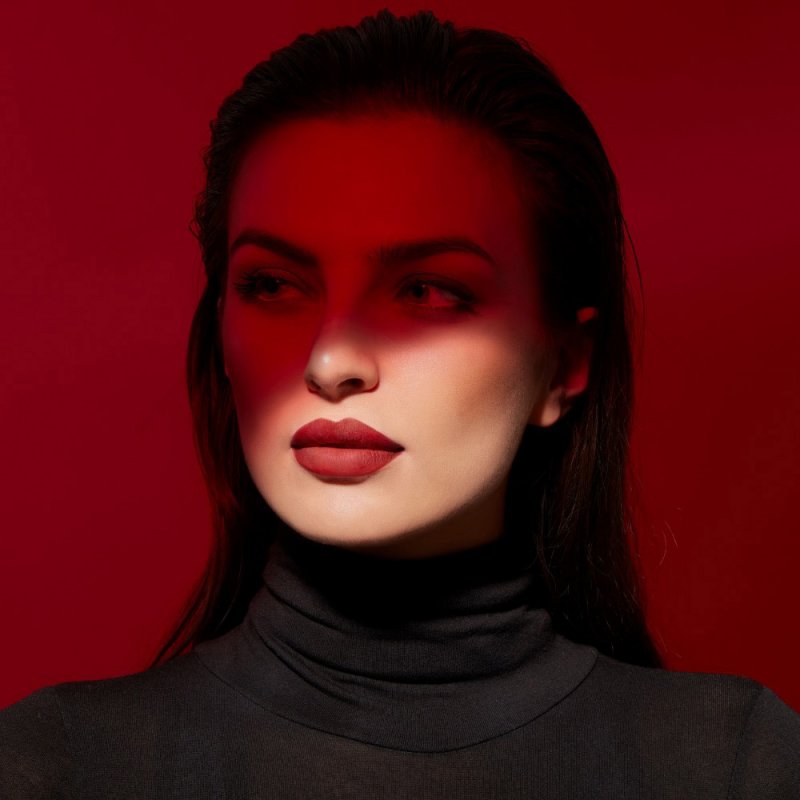 Deborah Milano Red Mat Matte Effect Lipstick with Collagen and Hyaluronic Acid 33 Timeless Red 4.5g