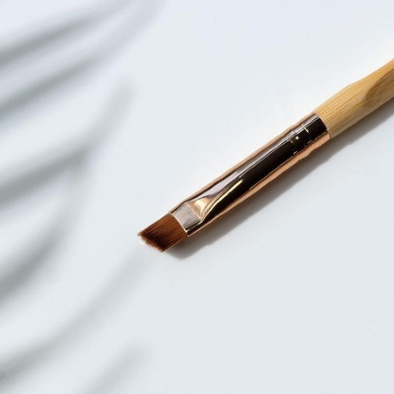 So Eco Angled Eyeliner Brush