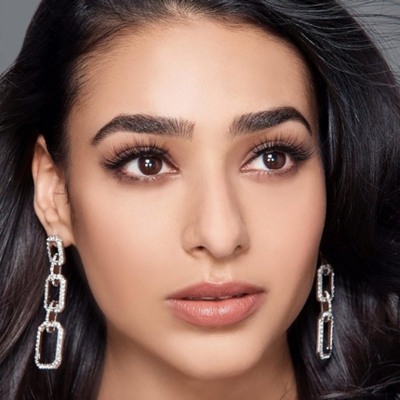 KISS Lash Couture LuXtensions Collection Russian Volume Fake Lashes with Super Slim Band and Lash Glue