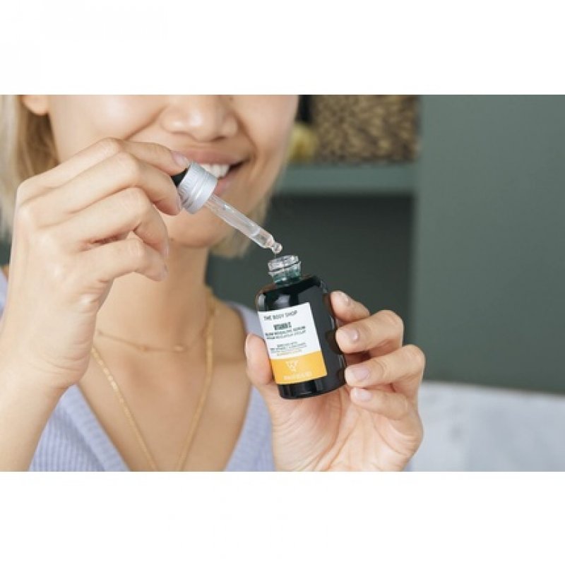 The Body Shop Vitamin C Glow Revealing Serum Uneven Skin Tone Dull Vegan 30ml