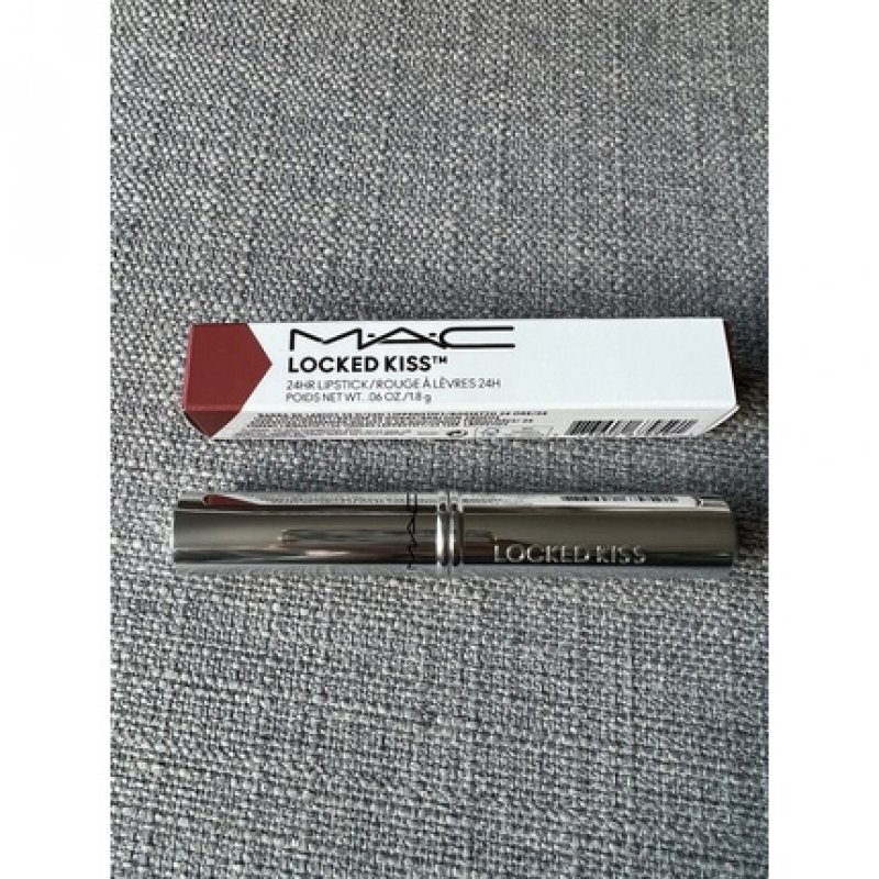 MAC Cosmetics Locked Kiss 24hr Lipstick 99 Extra Chili