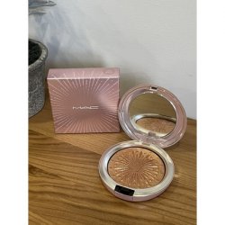 MAC Skinfinish Powder Bronzer Flare For The Dramatic
