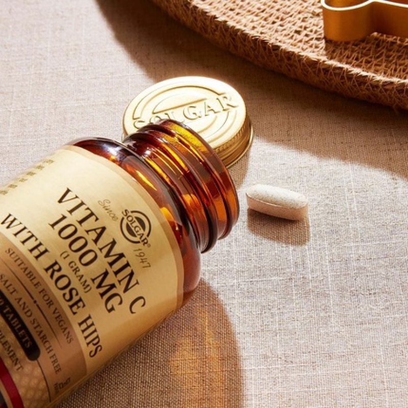 Solgar Vitamin C 1000mg with Rose Hips Tablets - Immune System Support - For Tiredness and Fatigue - Collagen Formation