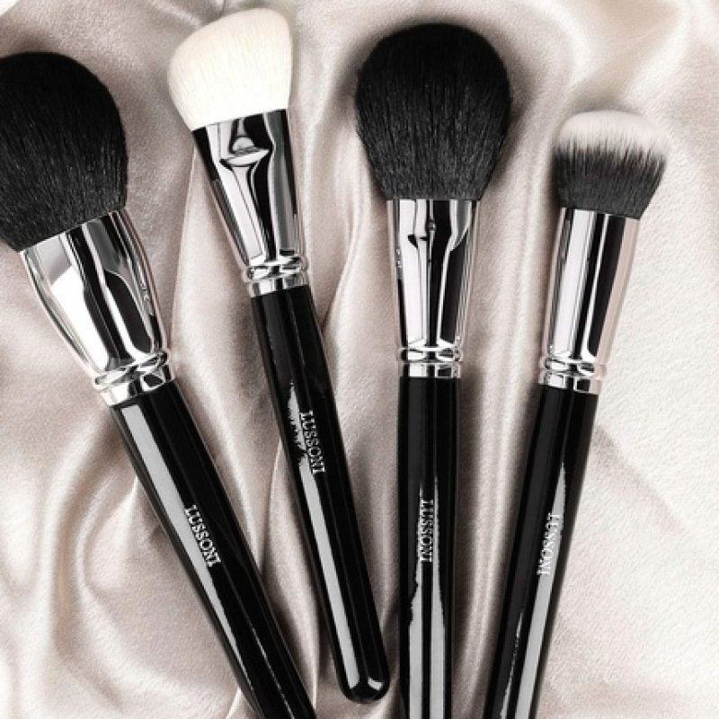 T4B LUSSONI 300 Series Professional Makeup Brushes for Bronzer, Highlighter, Blush, Powder, and Contouring - Angled,