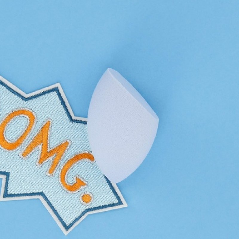 T4B ILU Olive-shaped Makeup Sponge for Foundation, Concealer and Powder Blue