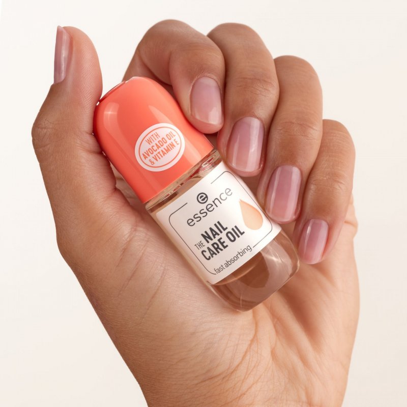 Essence THE NAIL CARE OIL produit de soin des cuticules 8 ml