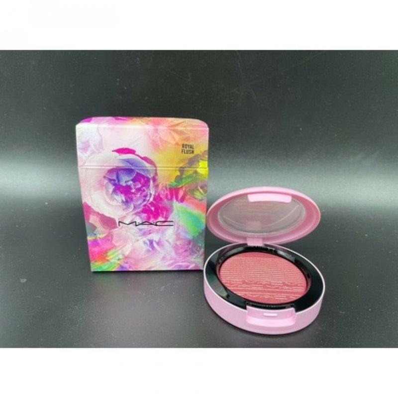 MAC Cosmetics Extra Dimension Skinfinish in Royal Flush