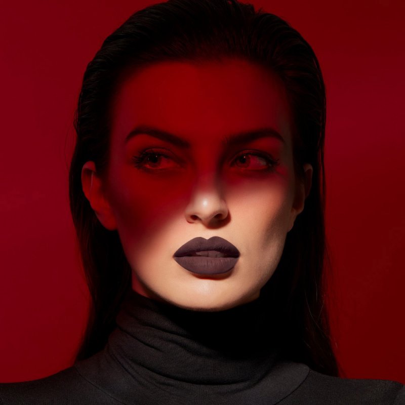 Deborah Milano Red Mat Matte Lipstick with Collagen and Hyaluronic Acid 4.5g