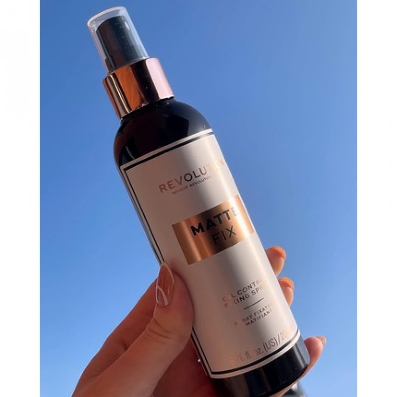 Makeup Revolution Pro Fix Oil Control Fixing Spray 100ml