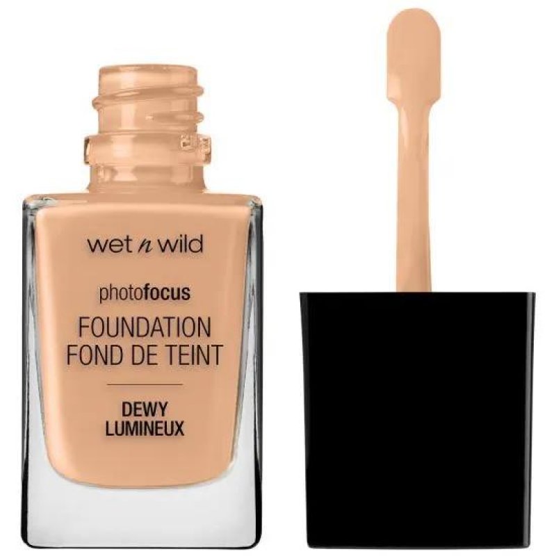 Wet n Wild Photo Focus Dewy Moisturizing Foundation in Classic Beige - Vegan 30ml