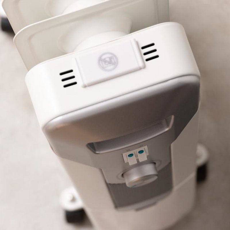 Cecotec 05884 appareil de chauffage Intérieure Blanc 2500 W Chauffage électrique à bain d’huile
