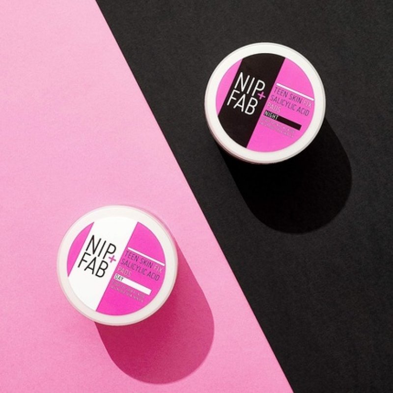 Nip Fab Salicylic Fix Night Pads with Hyaluronic Acid 60 Pads 80ml