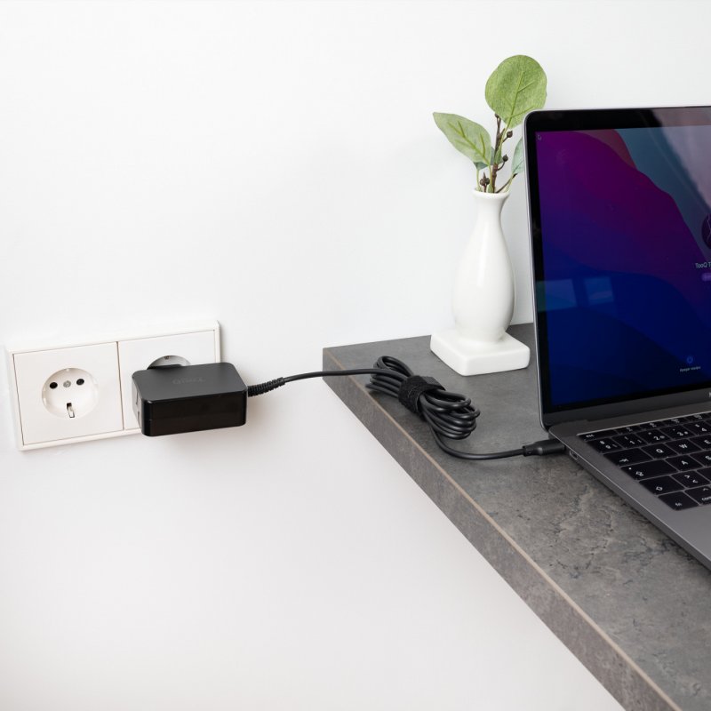 CARGADOR TOOQ PORTATIL GAN USB-C PD 65W NEGRO