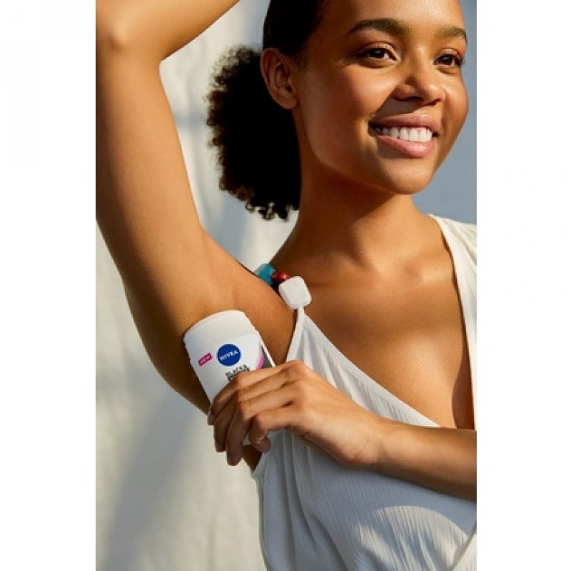 NIVEA Black & White Clear Antiperspirant Stick 50ml