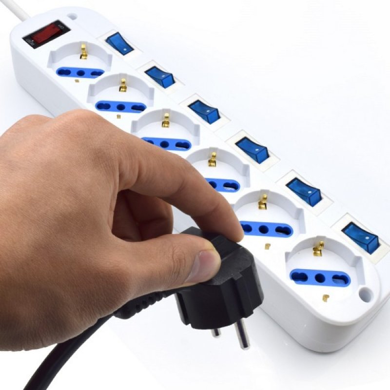 Ewent EW3932-5M surge protector White 6 AC outlet(s)