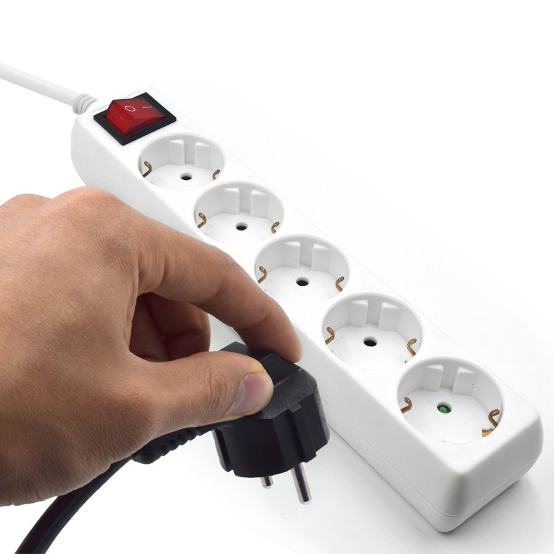 Ewent EW3916 multiprise 1,5 m 5 sortie(s) CA Intérieure Blanc