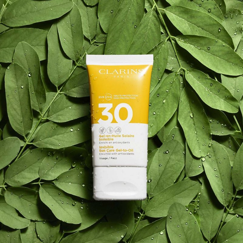 Clarins Invisible Sun Care Gel-To-Oil 30 Sunscreen gel Face 2 h Adults