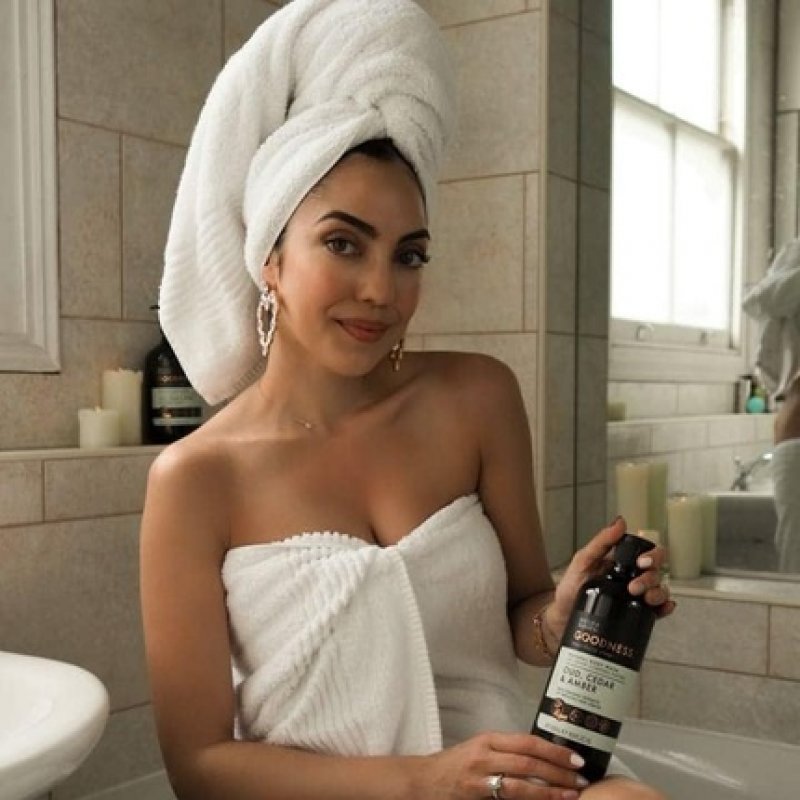 Baylis & Harding Goodness Oud Cedar & Amber Body Wash 500ml