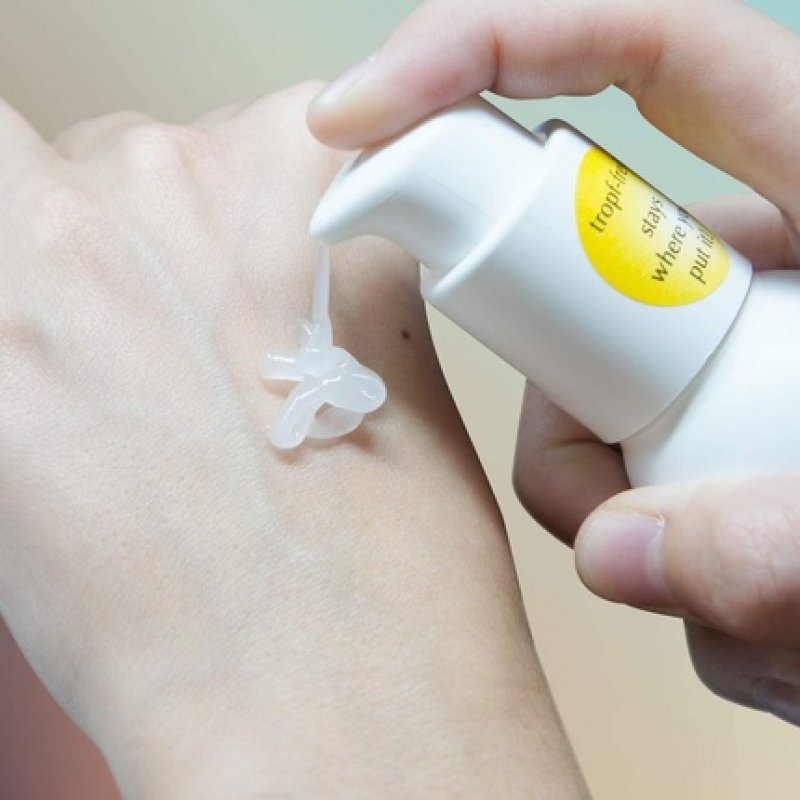 pjur TOY LUBE - Drip-Free and Precise Lubricant for Erotic and Sex Toys 100ml