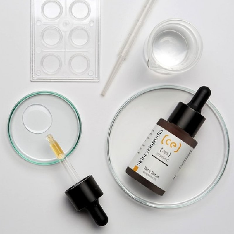Skincyclopedia 20% Vitamin C Serum with Hyaluronic Acid Spot Treatment for Acne Prone Dry and Oily Skin Illuminating