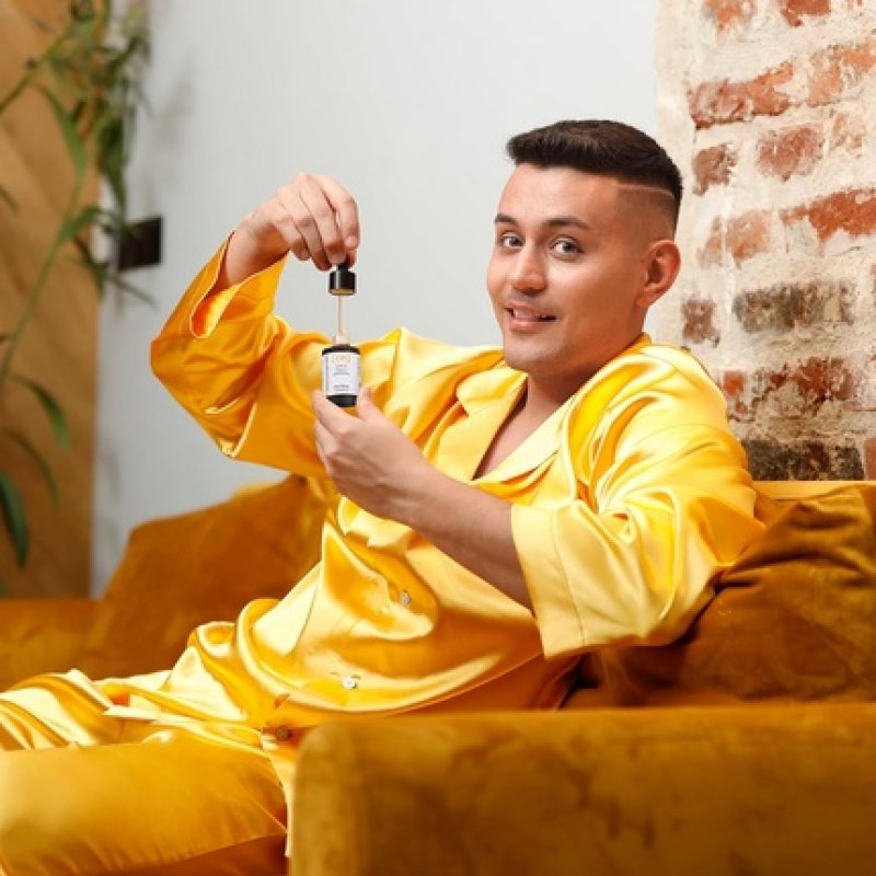 Skincyclopedia 20% Vitamin C Serum with Hyaluronic Acid Spot Treatment for Acne Prone Dry and Oily Skin Illuminating