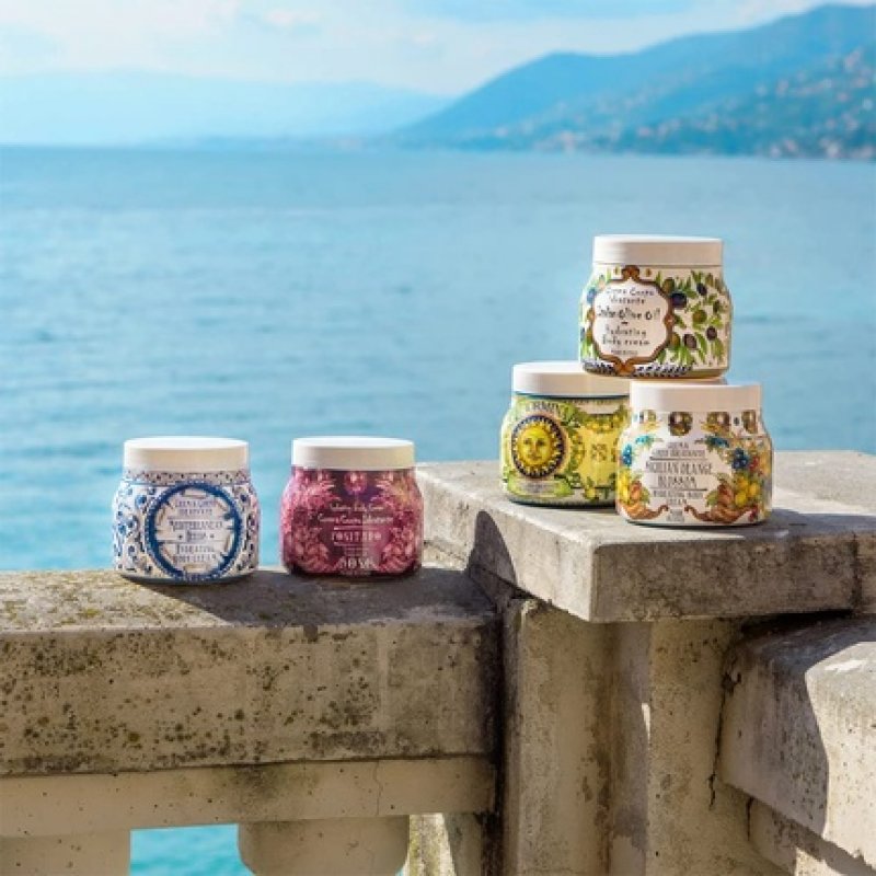 Le Maioliche Positano Rose Moisturizing Body Cream 450ml - Made in Italy - Notes of Rose Petals, Geranium, Violet,