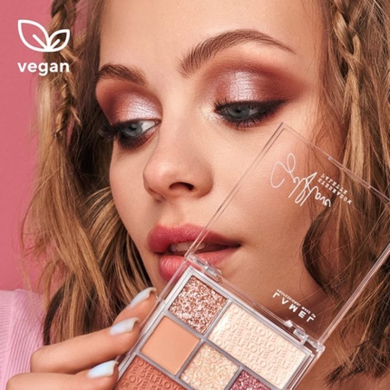 Lamel SELFLOVE Eyeshadow Palette Matte Shiny and Pearlescent Shades Pink N. 401