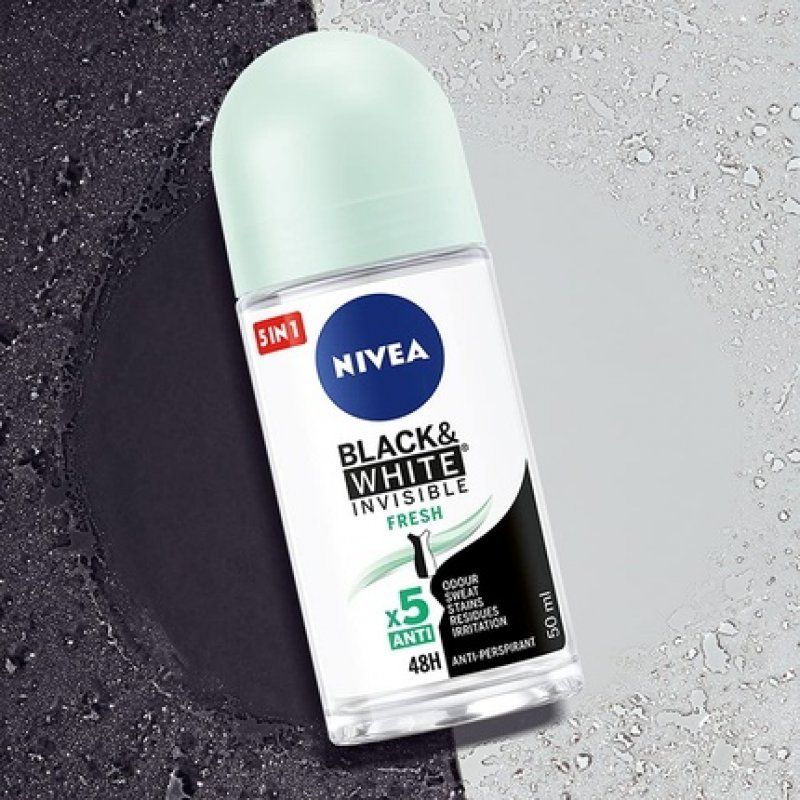 NIVEA Black&White Invisible Fresh Roll On Antiperspirant 50ml