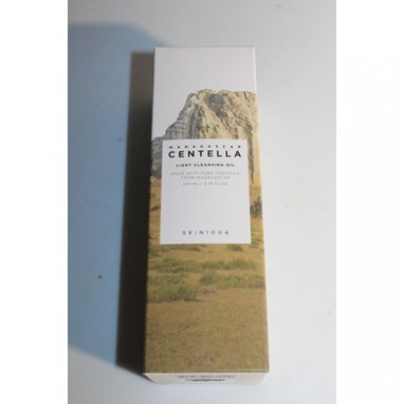 Madagascar Centella Light Cleansing Oil