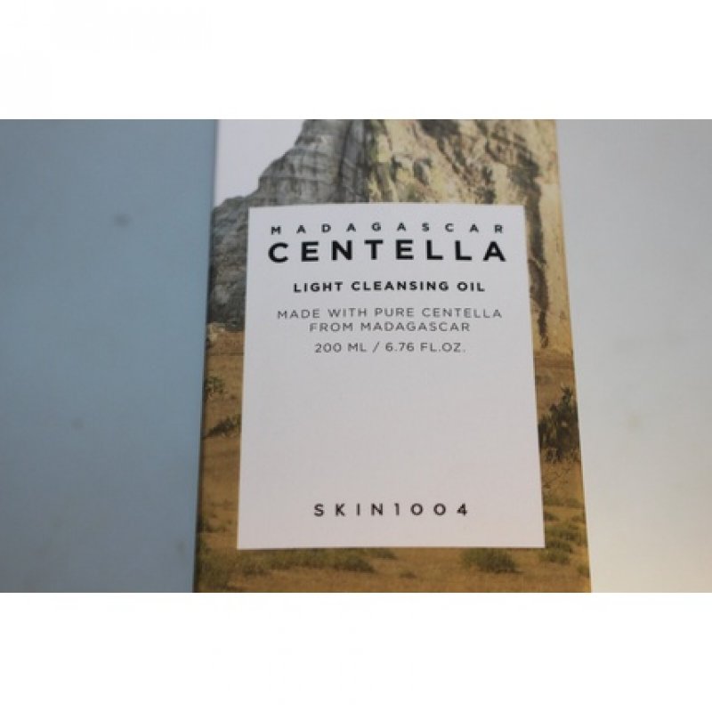 Madagascar Centella Light Cleansing Oil