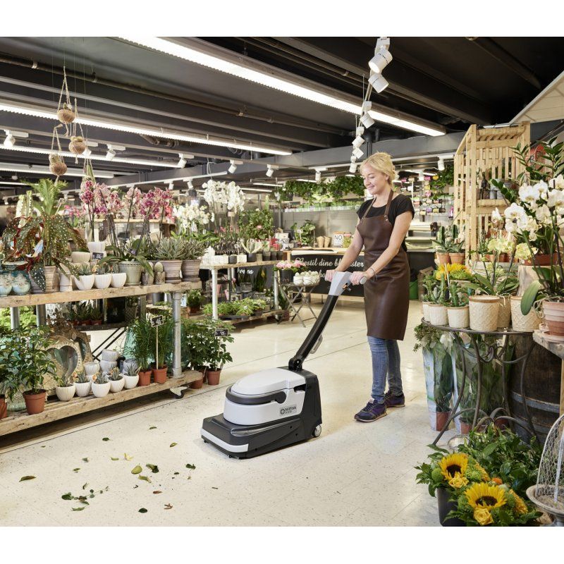 Nilfisk SC250 floor scrubber-drier 300 W 680 m²/h Walk-behind