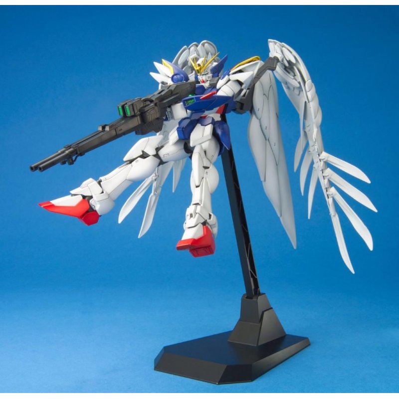 GUNDAM - MG Wing Gundam Zero Custom 1/100 - Model Kit