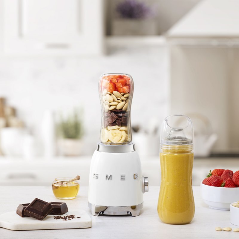 Smeg 50's Style Aesthetic 0.6 L Tabletop blender 300 W White