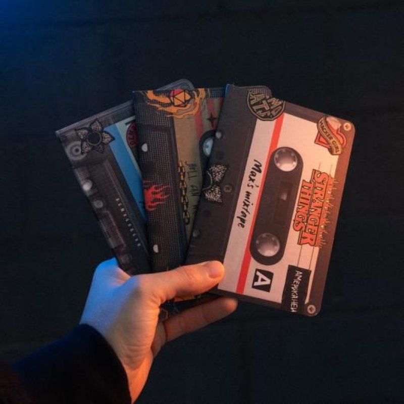 STRANGER THINGS - Walkman - Pack de 3 Notebooks A6 Etui