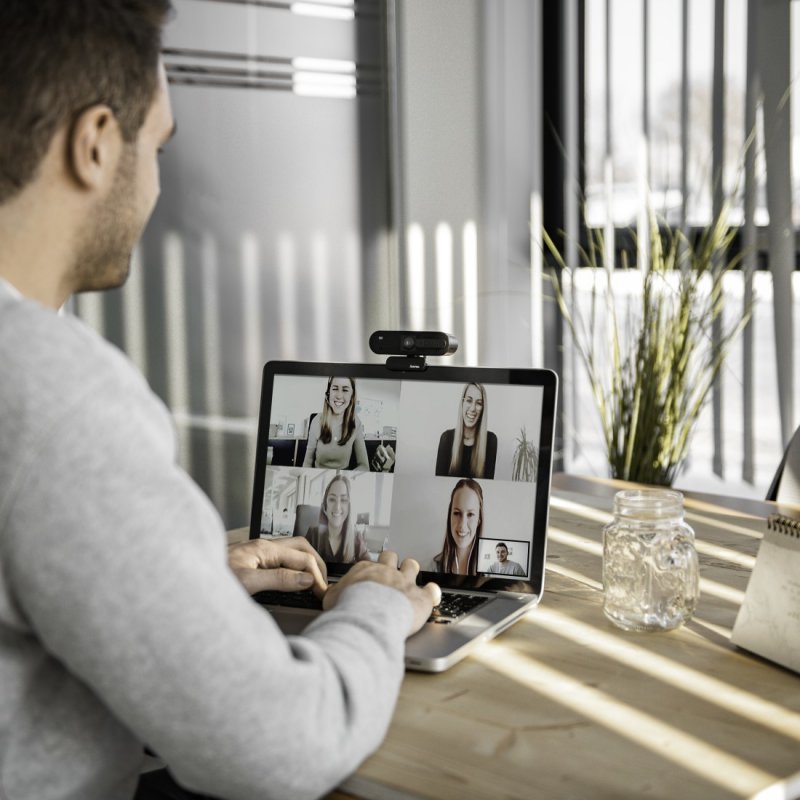 HamaC-600 Pro FHD Webcam with Mic, 1080p, 30fps, Auto-Focus, Lighting Adjustment, Stand/Clamp