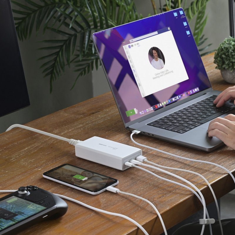 j5create JUP37185W 185W GaN PD 3.1 USB-C 3-Port Charger-EU, Black