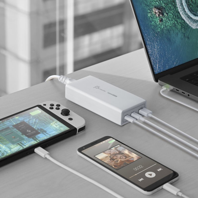 j5create JUP37185W 185W GaN PD 3.1 USB-C 3-Port Charger-EU, Black