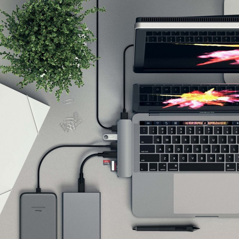 Hub Aluminium Macbook 7-en-1 Type-C vers USB-C PD port USB-C 2x USB 3.0 HDMI4k et x1 SD/Micro - Satechi - Gris