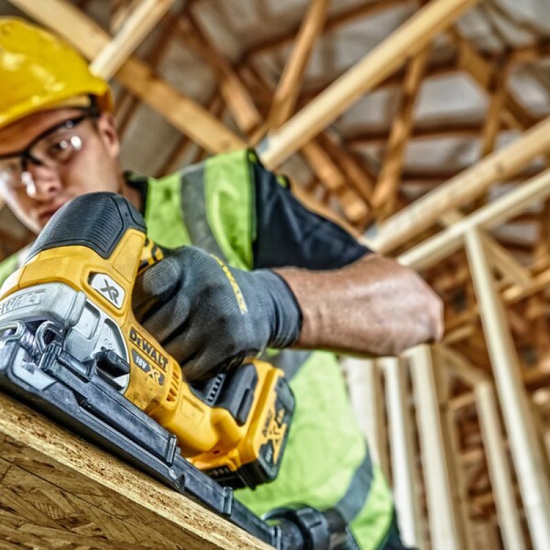 DeWALT DCS334N-XJ power jigsaw