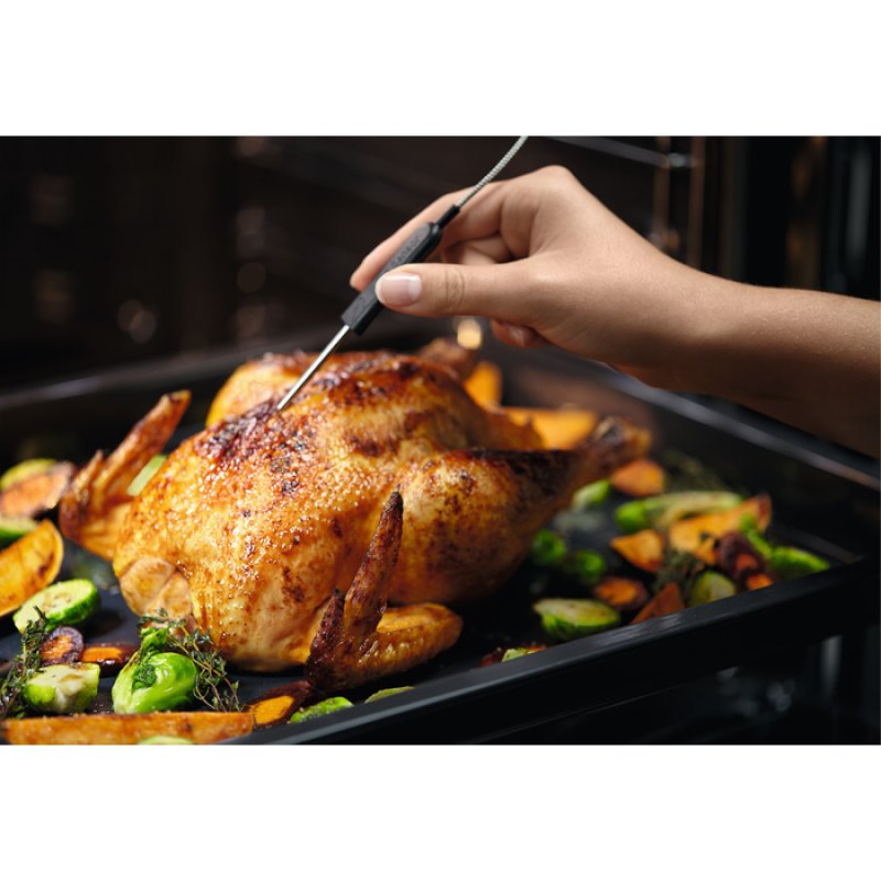 Four pyrolyse EOC8P29X