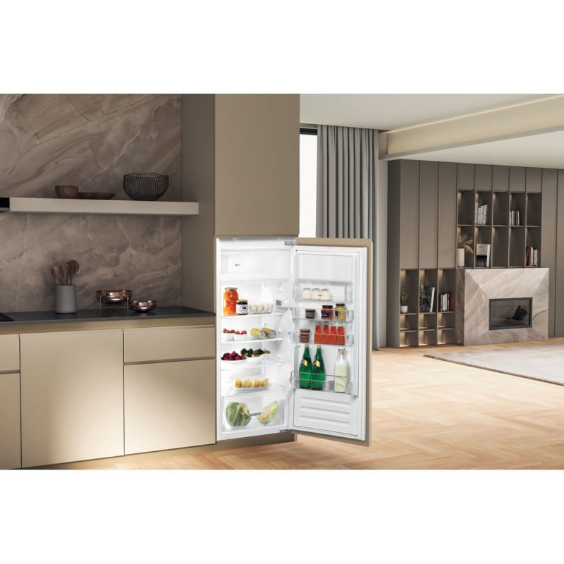 Whirlpool ARG 7342 FR combi-fridge Built-in 189 L E White