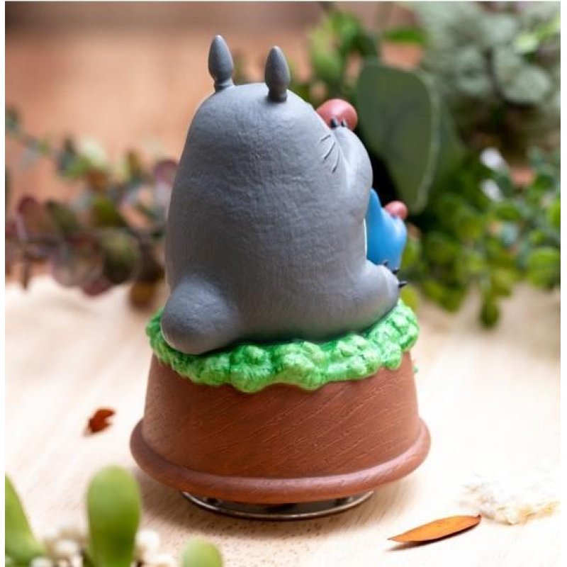 MON VOISIN TOTORO - Totoro joue de l'ocarina - Grande statue musicale