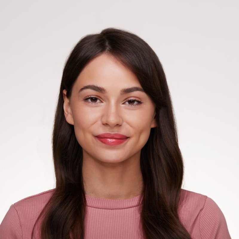 Essence Hydrating Nude Lipstick 303 Delicate 3.5g