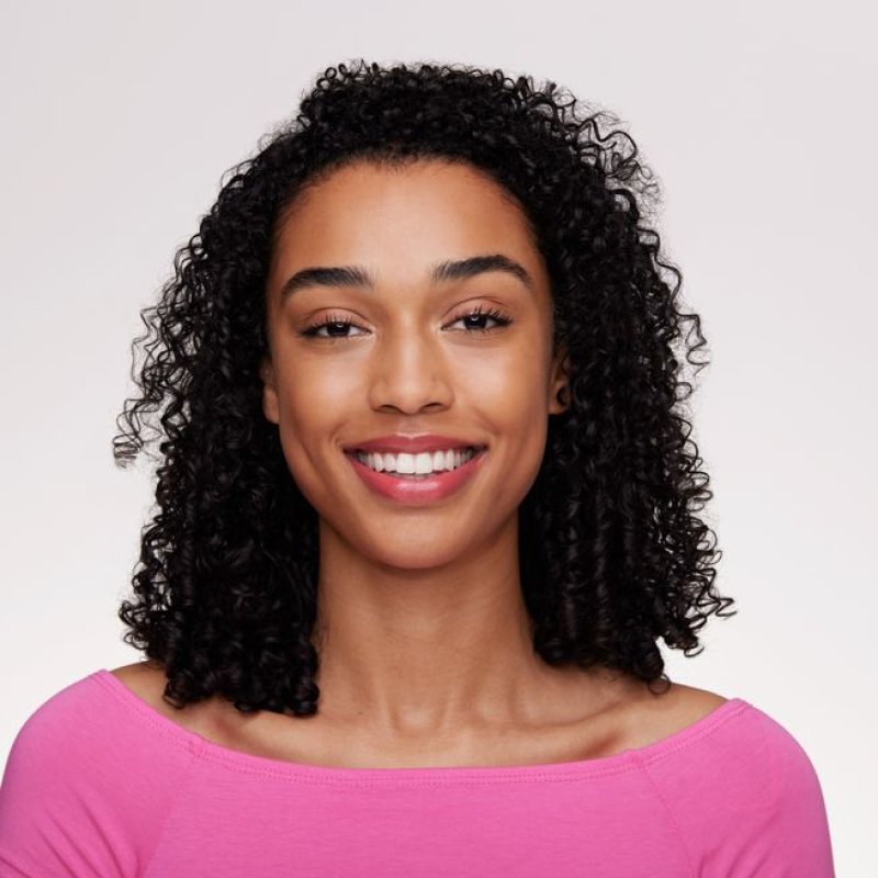 Essence Hydrating Nude Lipstick 303 Delicate 3.5g