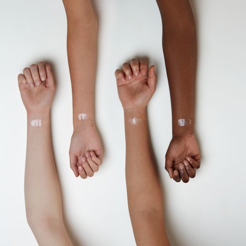 Essence What The Fake! Plumping Lip Filler lip gloss 4.2 ml 01 oh my plump!